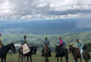 Cabalgatas a lomo é mula
